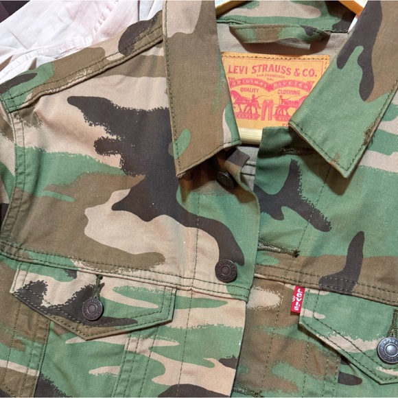 Men’s Small Camouflage Jacket in Perfect Condition - Picture 4 of 7